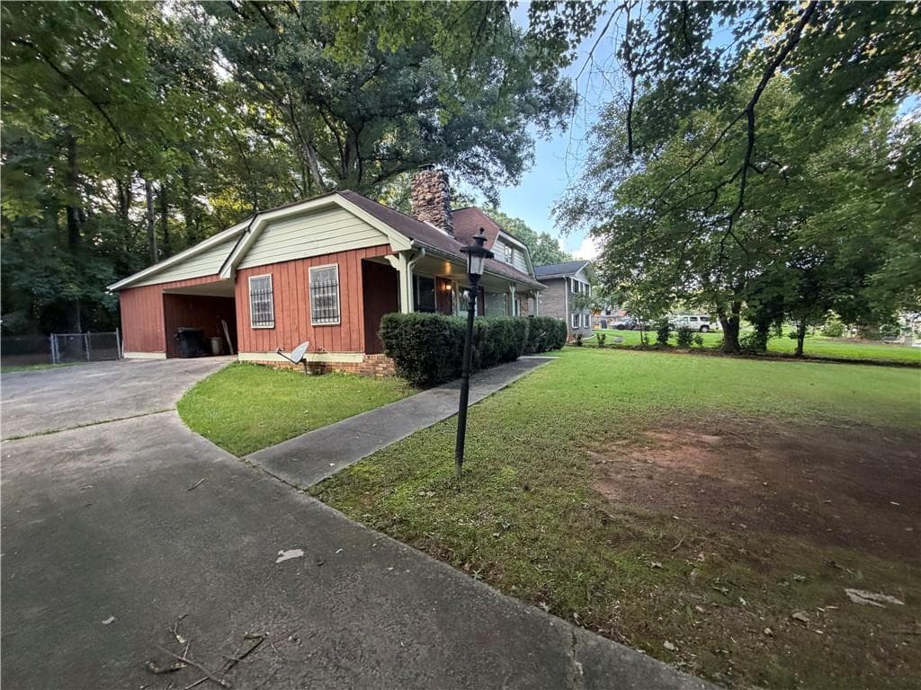4 bedroom, 2 bathroom, 1,841 sq ft single family residence for sale at 6545 Katie Lane, Morrow, GA 30260 — photo 3