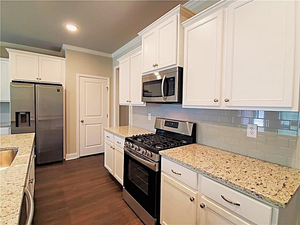 3 bedroom, 3 bathroom, 1,988 sq ft townhouse for rent at 2708 Morgan Creek Drive, Buford, GA 30519 for $2,300 a month — photo 7