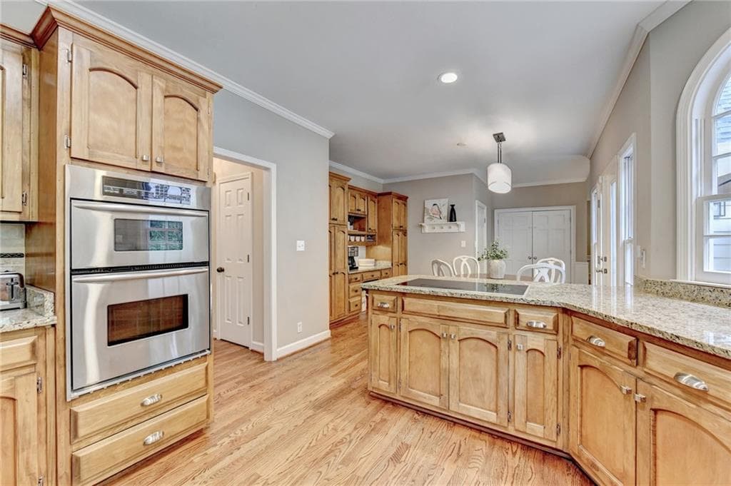 5 bedroom, 4 bathroom, 4,119 sq ft single family residence for sale at 350 Welwyn Walk, Alpharetta, GA 30022 — photo 4