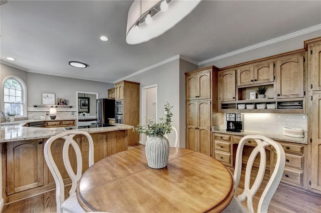 5 bedroom, 4 bathroom, 4,119 sq ft single family residence for sale at 350 Welwyn Walk, Alpharetta, GA 30022 — photo 5