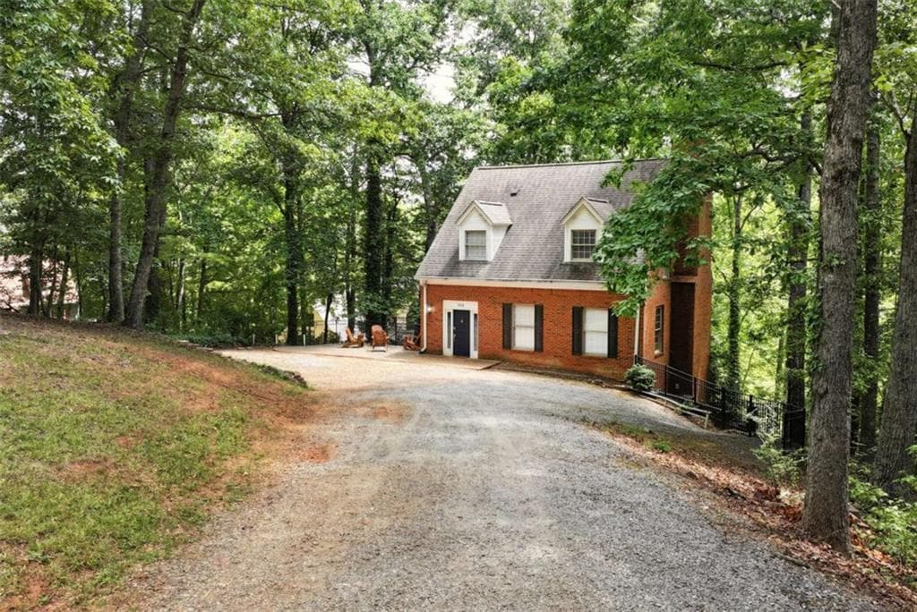 3 bedroom, 4 bathroom, 2,656 sq ft single family residence for rent at 3978 Pine Shore Circle, Gainesville, GA 30501 for $2,495 a month