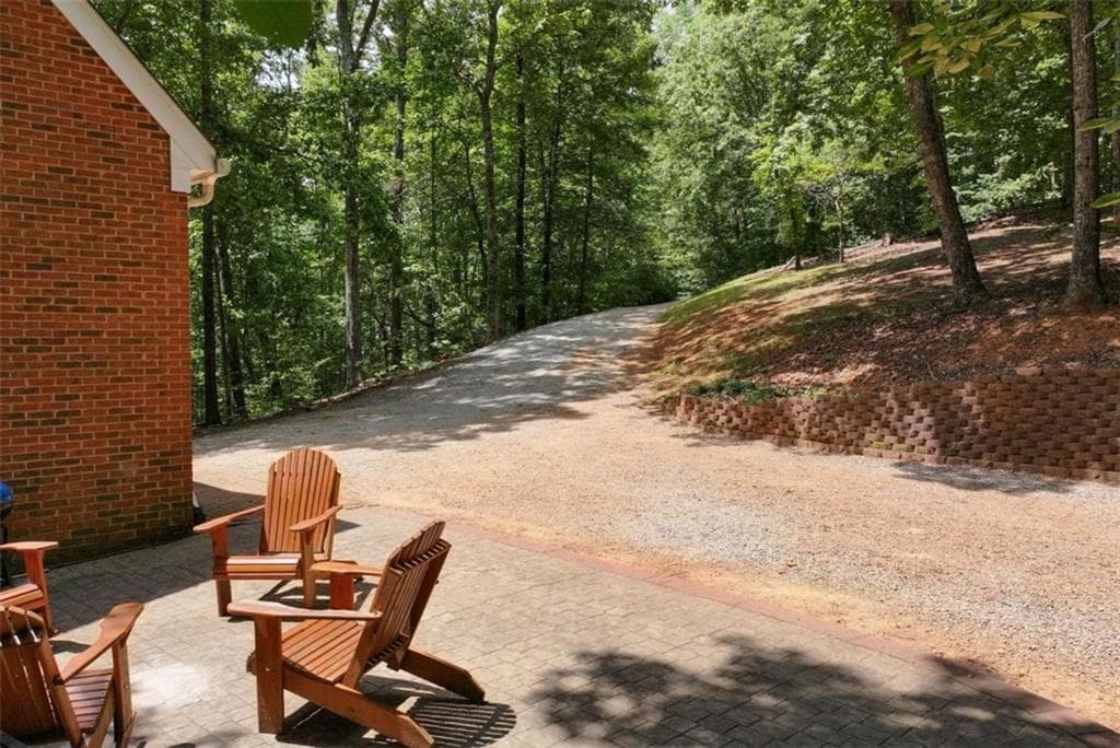 3 bedroom, 4 bathroom, 2,656 sq ft single family residence for rent at 3978 Pine Shore Circle, Gainesville, GA 30501 for $2,495 a month — photo 5