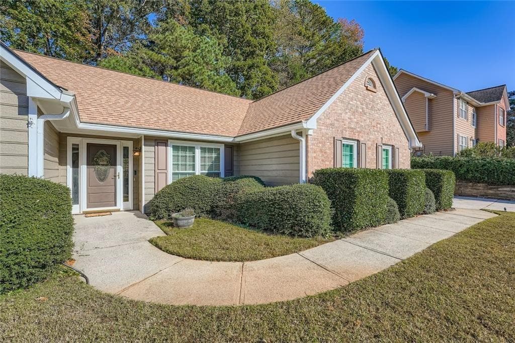 3 bedroom, 3 bathroom, 1,783 sq ft single family residence for rent at 2895 Dogwood Creek, Duluth, GA 30096 for $2,300 a month — photo 1 of 31