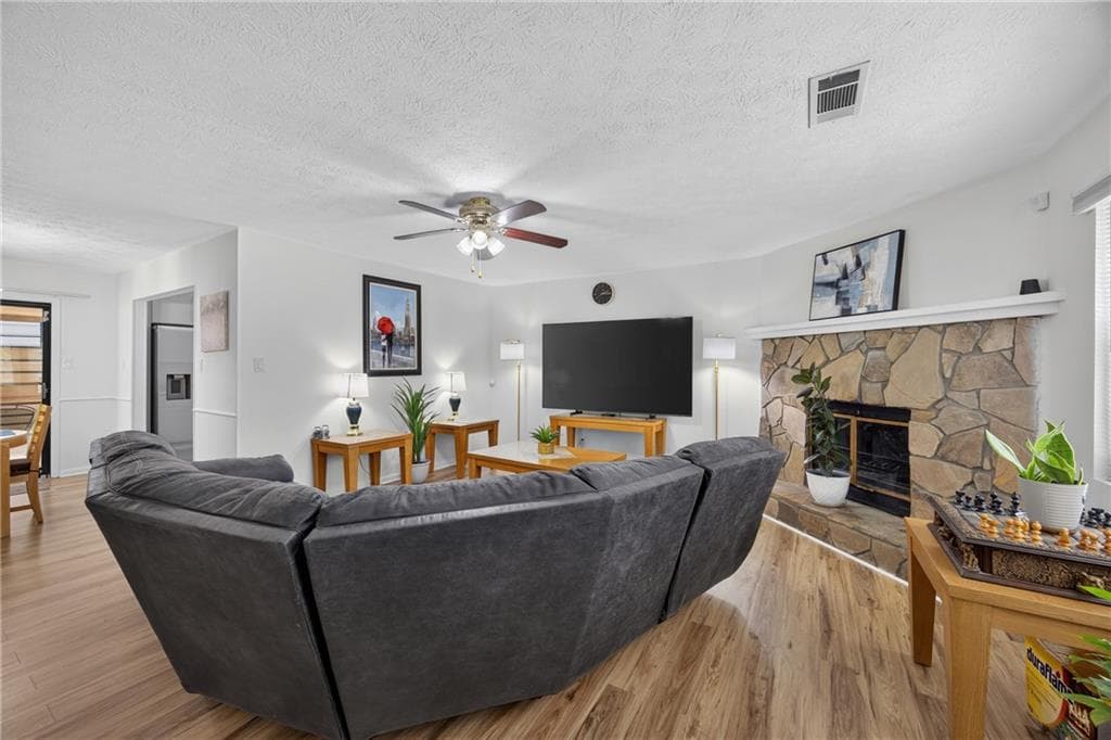 3 bedroom, 2 bathroom, 1,210 sq ft single family residence for sale at 1019 Park West Lane, Stone Mountain, GA 30088 — photo 5