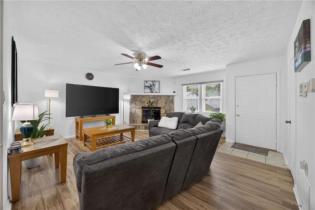 3 bedroom, 2 bathroom, 1,210 sq ft single family residence for sale at 1019 Park West Lane, Stone Mountain, GA 30088 — photo 6