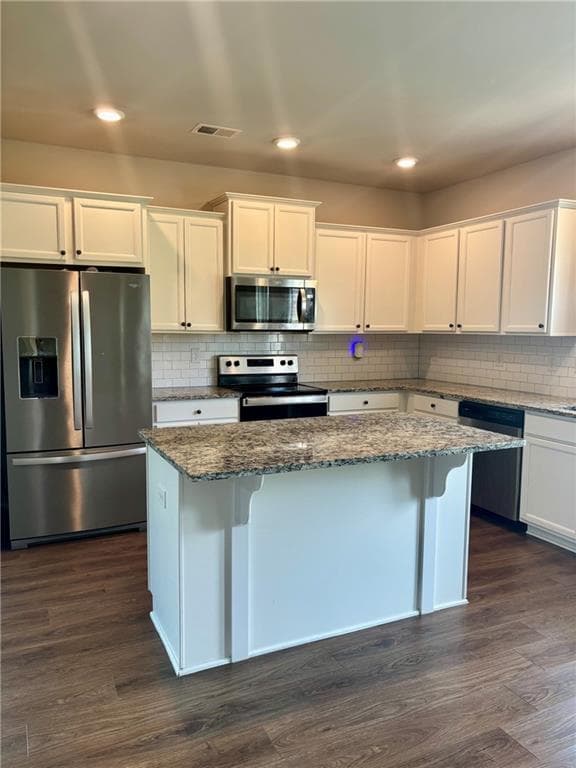 5 bedroom, 3 bathroom, 3,218 sq ft single family residence for sale at 10118 Cormac Street, Jonesboro, GA 30238 — photo 6