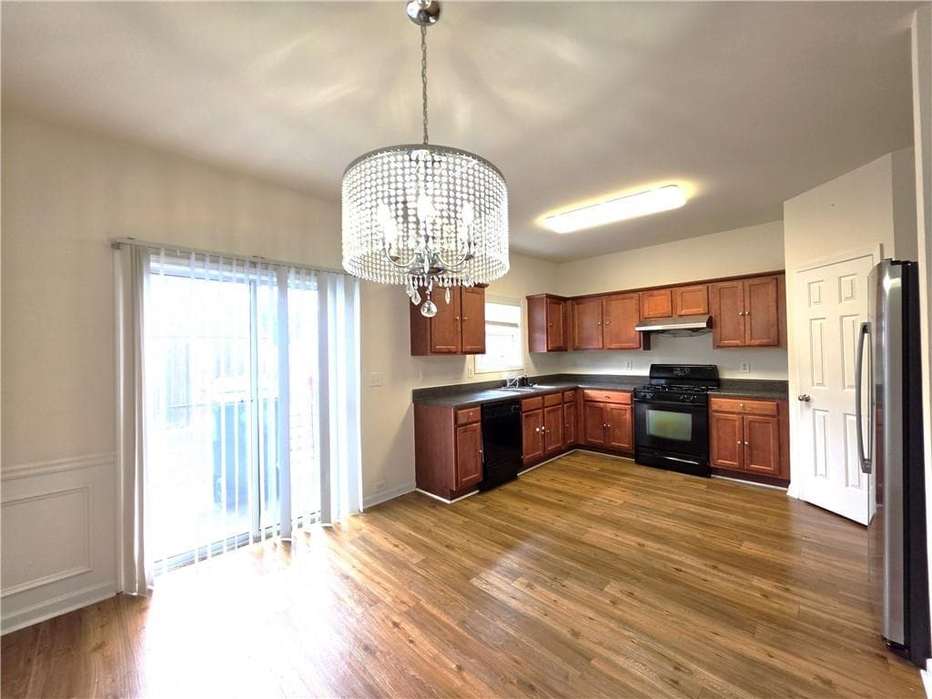 3 bedroom, 3 bathroom, 1,696 sq ft townhouse for sale at 1908 Dilcrest Drive, Duluth, GA 30096 — photo 7