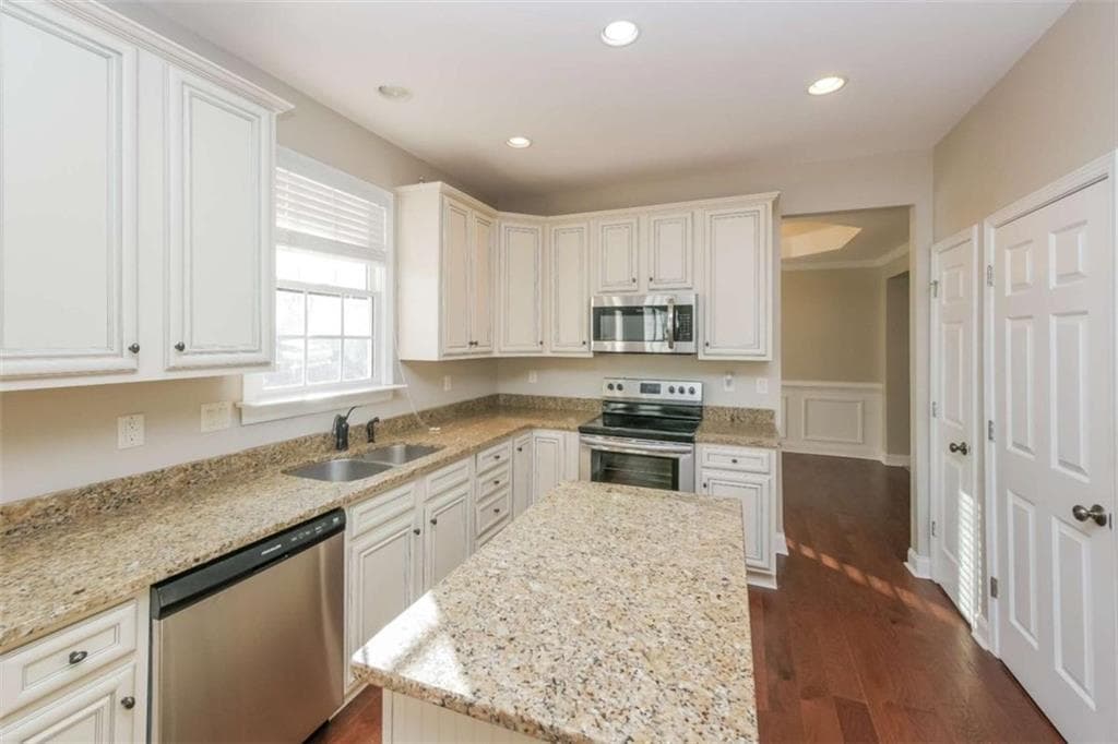 4 bedroom, 3 bathroom, 2,484 sq ft single family residence for sale at 47 Pecan Crescent, Newnan, GA 30265 — photo 10