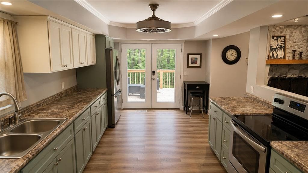 4 bedroom, 3 bathroom, 2,806 sq ft single family residence for sale at 990 Hickory View Court, Marietta, GA 30064 — photo 8