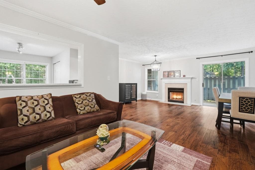 2 bedroom, 2 bathroom, 1,300 sq ft condominium for sale at 1402 N Crossing Drive, Atlanta, GA 30329 — photo 4