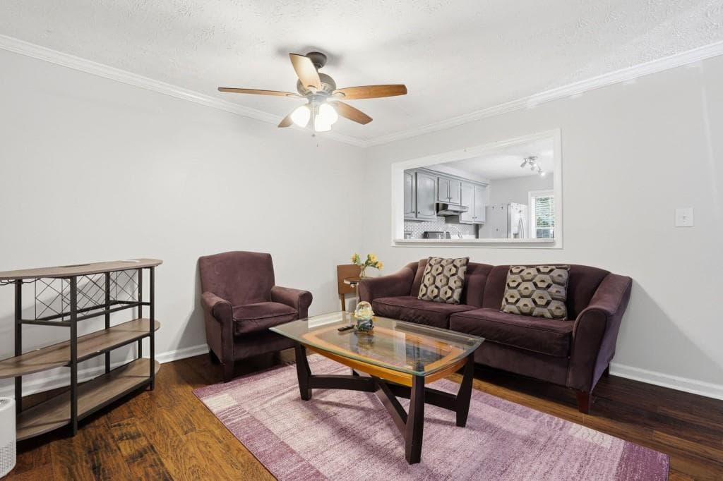 2 bedroom, 2 bathroom, 1,300 sq ft condominium for sale at 1402 N Crossing Drive, Atlanta, GA 30329 — photo 6