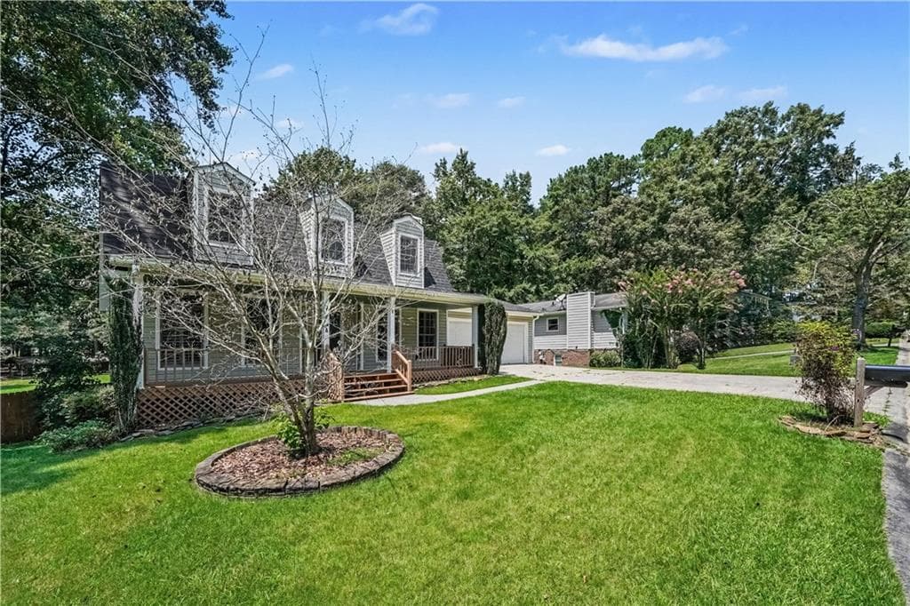 4 bedroom, 4 bathroom, 2,102 sq ft single family residence for sale at 580 Westchester Circle, Marietta, GA 30064 — photo 3