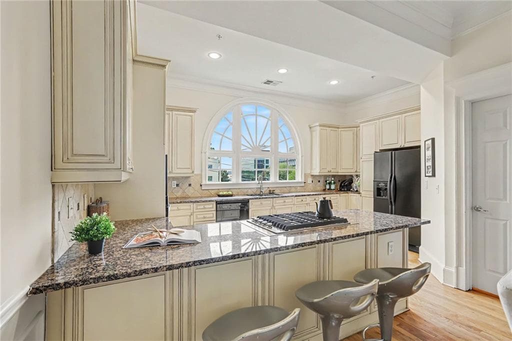 3 bedroom, 3 bathroom, 2,320 sq ft townhouse for rent at 834 Clifton Heights Lane, Atlanta, GA 30329 for $5,000 a month — photo 10