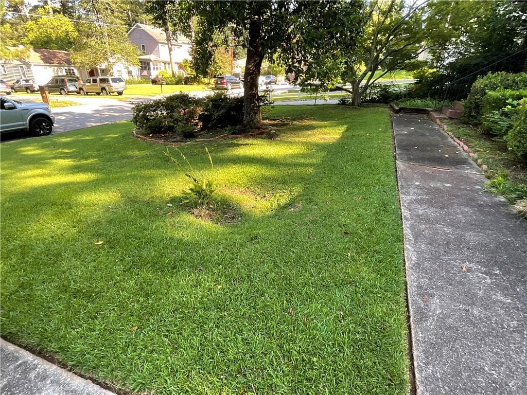 2 bedroom, 1 bathroom, 1,008 sq ft single family residence for sale at 2086 Edgemore Drive, Atlanta, GA 30316 — photo 2