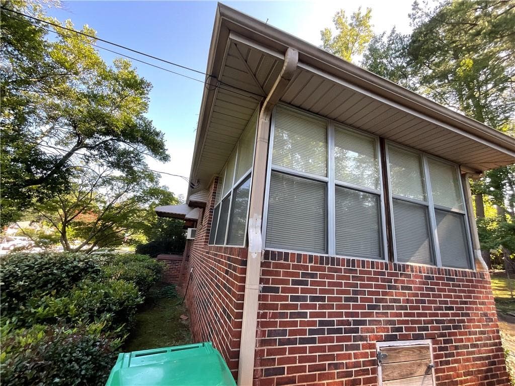 2 bedroom, 1 bathroom, 1,008 sq ft single family residence for sale at 2086 Edgemore Drive, Atlanta, GA 30316 — photo 5
