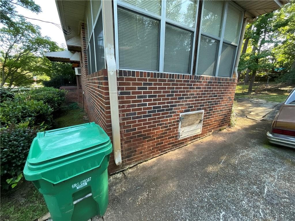 2 bedroom, 1 bathroom, 1,008 sq ft single family residence for sale at 2086 Edgemore Drive, Atlanta, GA 30316 — photo 6