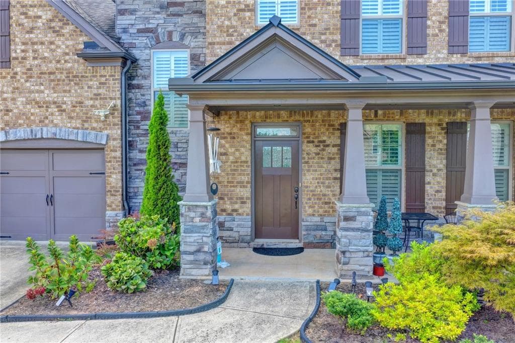 5 bedroom, 3 bathroom, 3,956 sq ft single family residence for sale at 3528 Tioga Lake Cove, Lawrenceville, GA 30044 — photo 3