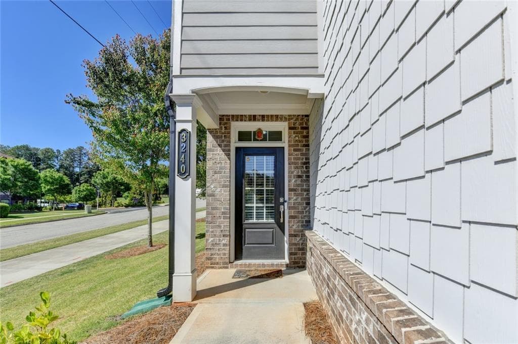 4 bedroom, 3 bathroom, 2,309 sq ft single family residence for sale at 3240 Herald Drive, Scottdale, GA 30079 — photo 4