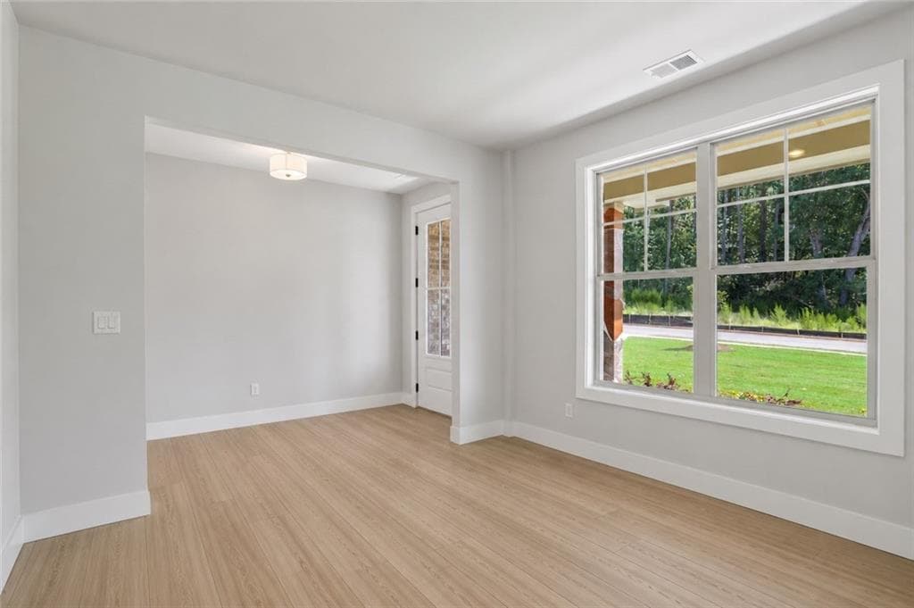 5 bedroom, 3 bathroom, 2,676 sq ft single family residence for sale at 116 Patillo Manor, Stockbridge, GA 30281 — photo 4