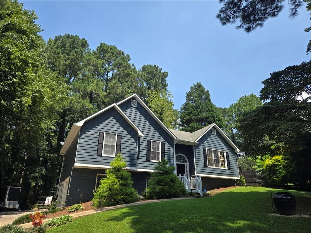 3 bedroom, 2 bathroom, 1,418 sq ft single family residence under contract at 102 Thomas Drive, Dallas, GA 30157