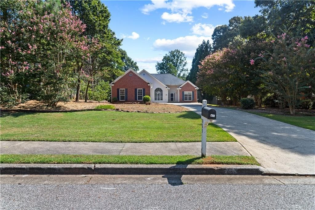 3 bedroom, 2 bathroom, 1,680 sq ft single family residence for rent at 965 Dogwood Park Drive, Lawrenceville, GA 30046 for $2,300 a month — photo 2