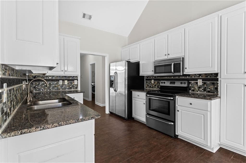 3 bedroom, 2 bathroom, 1,680 sq ft single family residence for rent at 965 Dogwood Park Drive, Lawrenceville, GA 30046 for $2,300 a month — photo 9