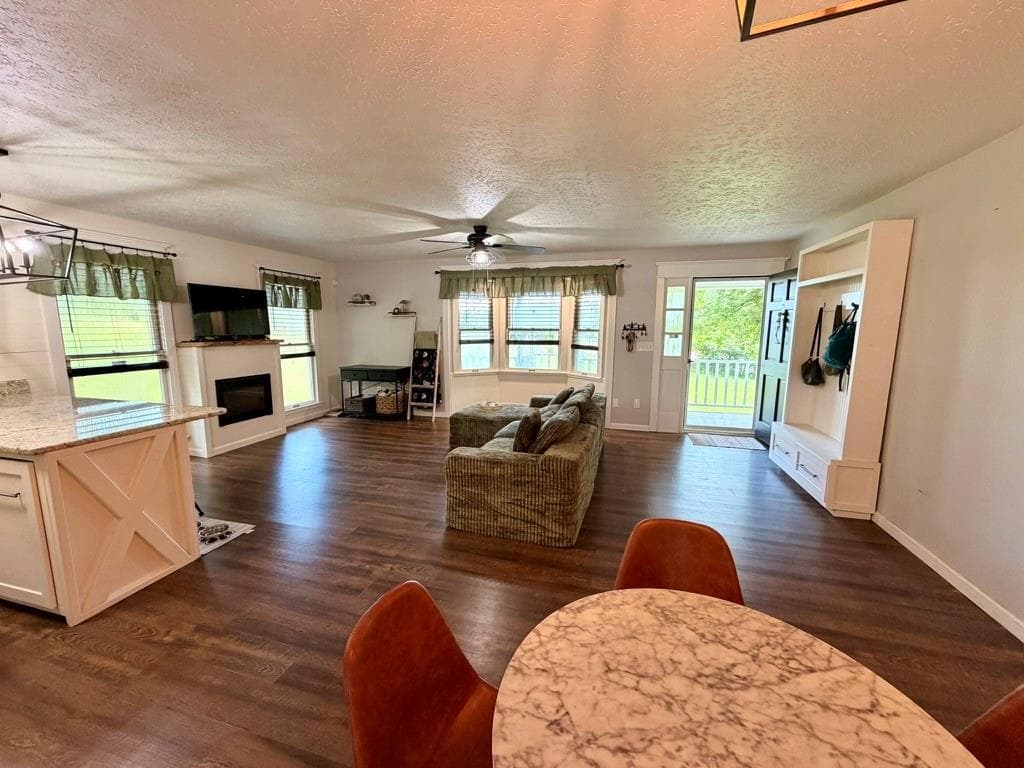2 bedroom, 2 bathroom, 1,584 sq ft single family residence for sale at 4886 Buchanan Highway, Buchanan, GA 30113 — photo 8