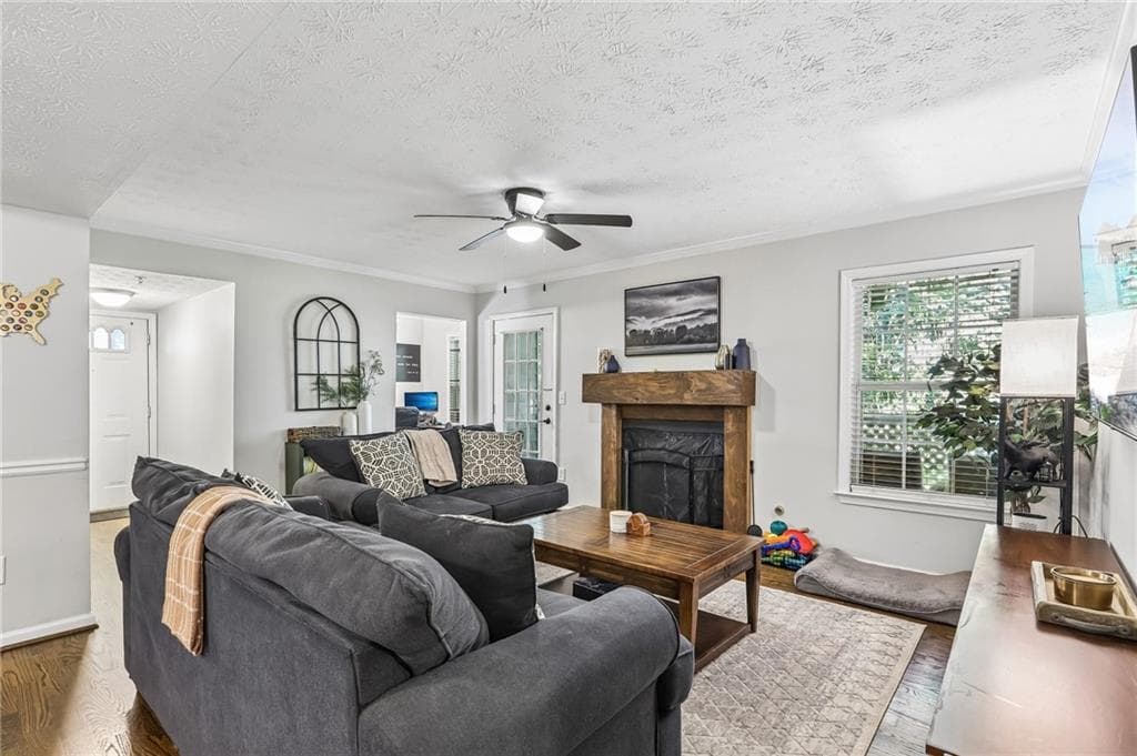 2 bedroom, 2 bathroom, 1,236 sq ft condominium for sale at 3940 Riverlook Parkway 101, Marietta, GA 30067 — photo 2