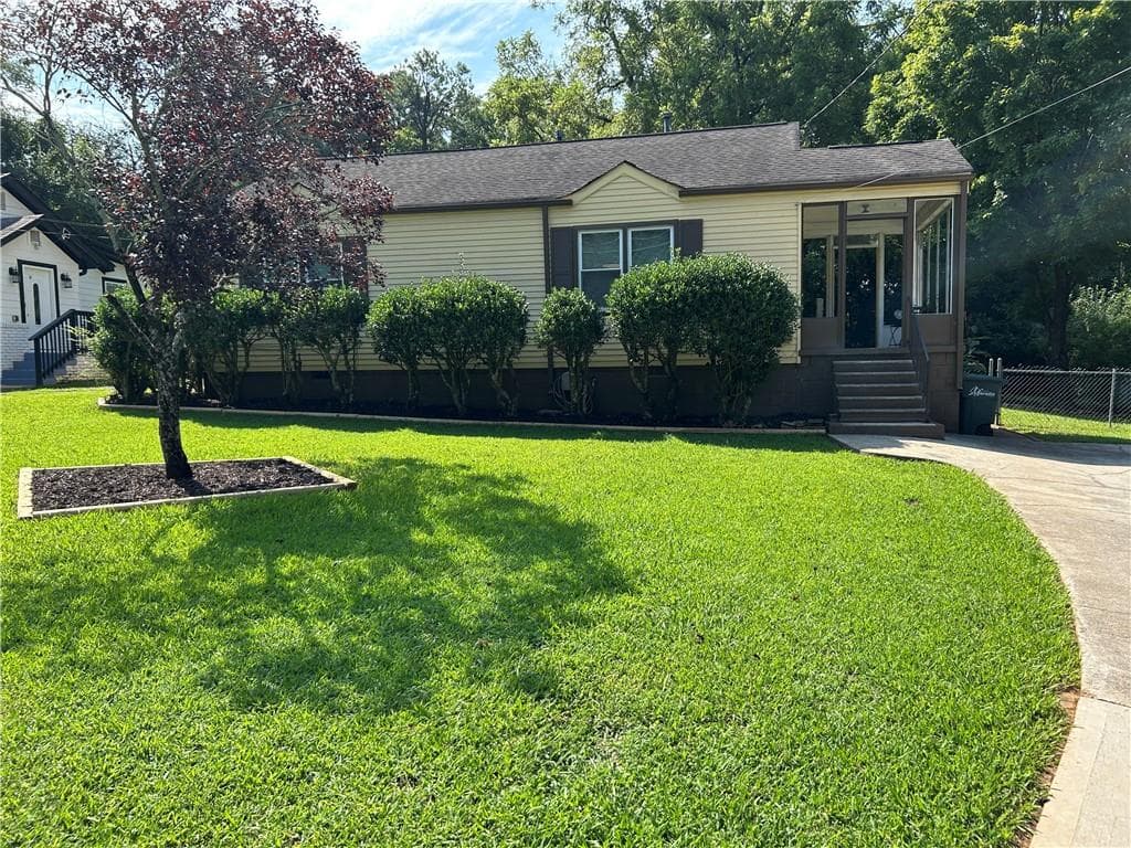 2 bedroom, 1 bathroom, 1,048 sq ft single family residence for sale at 1078 Barnes Mill Road, Marietta, GA 30062 — photo 2