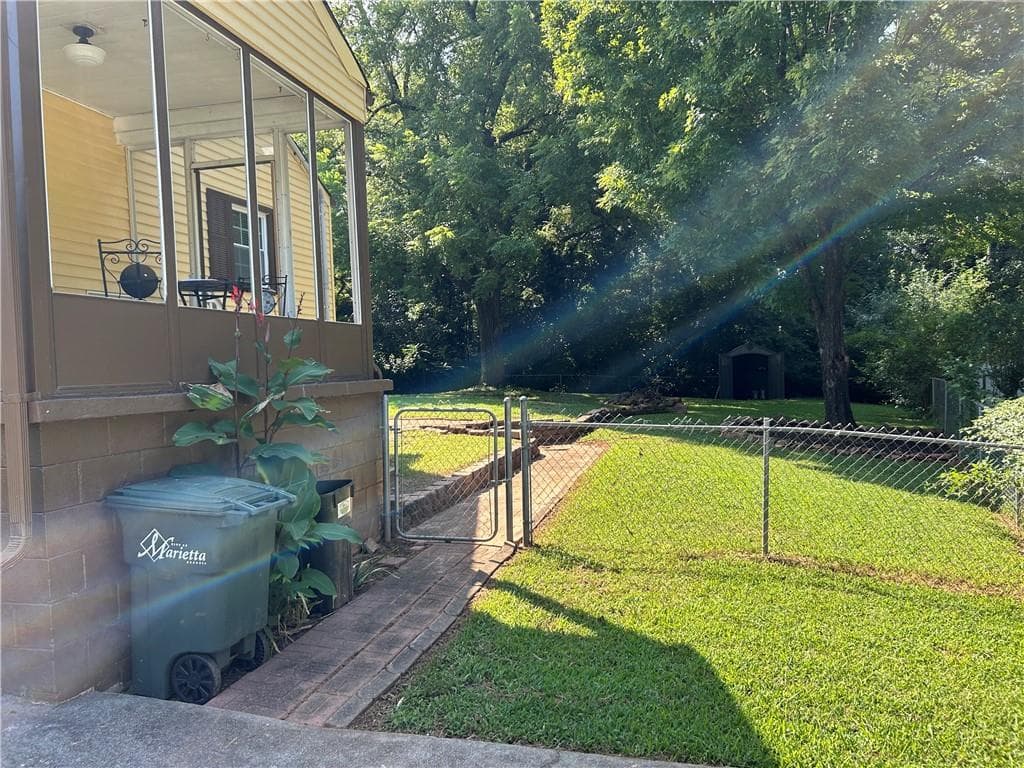 2 bedroom, 1 bathroom, 1,048 sq ft single family residence for sale at 1078 Barnes Mill Road, Marietta, GA 30062 — photo 6