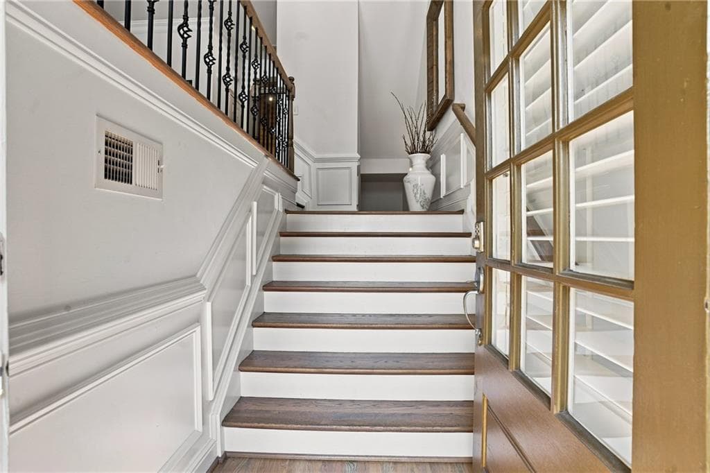 4 bedroom, 4 bathroom, 2,879 sq ft townhouse for sale at 632 Parkside Village Way, Marietta, GA 30060 — photo 2