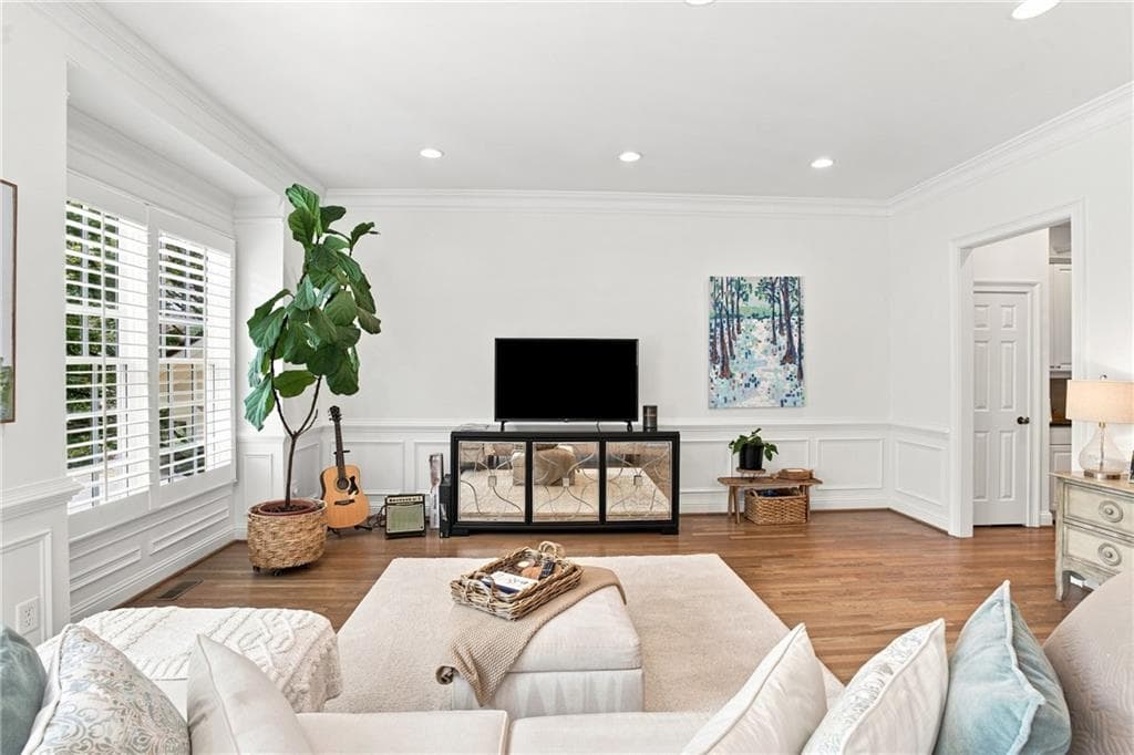 4 bedroom, 4 bathroom, 2,879 sq ft townhouse for sale at 632 Parkside Village Way, Marietta, GA 30060 — photo 3