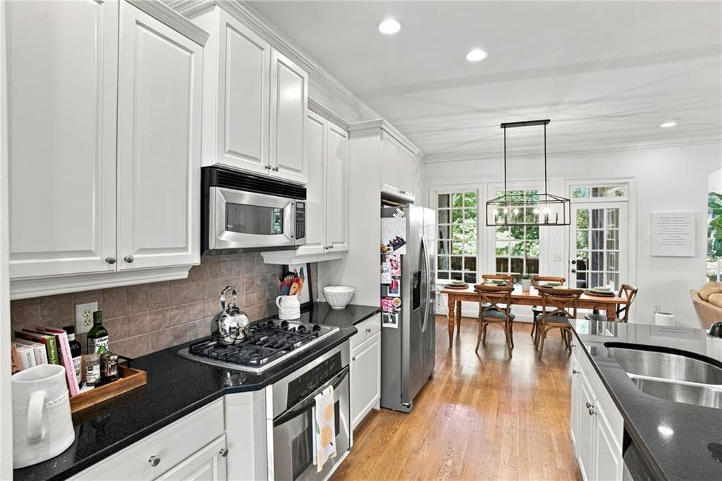 4 bedroom, 4 bathroom, 2,879 sq ft townhouse for sale at 632 Parkside Village Way, Marietta, GA 30060 — photo 9