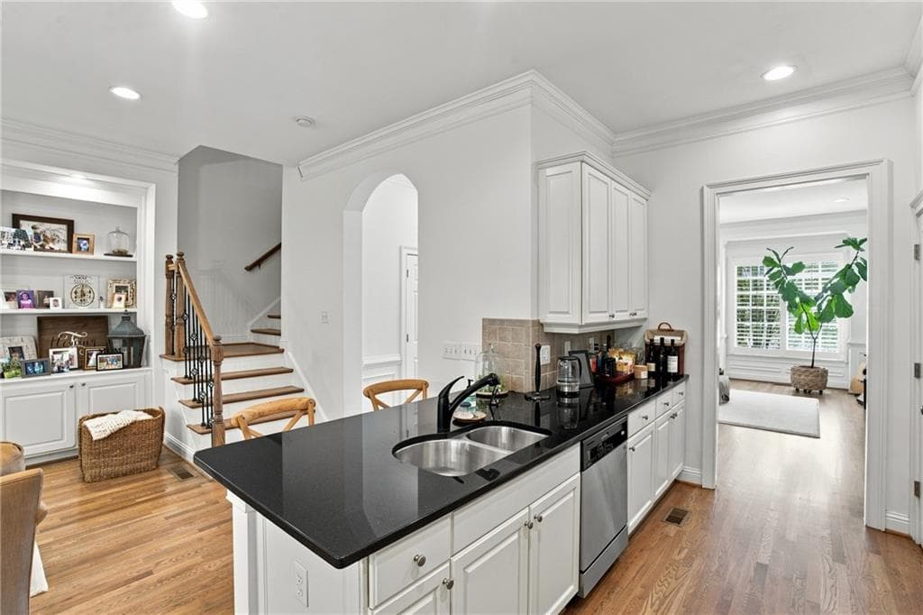 4 bedroom, 4 bathroom, 2,879 sq ft townhouse for sale at 632 Parkside Village Way, Marietta, GA 30060 — photo 10