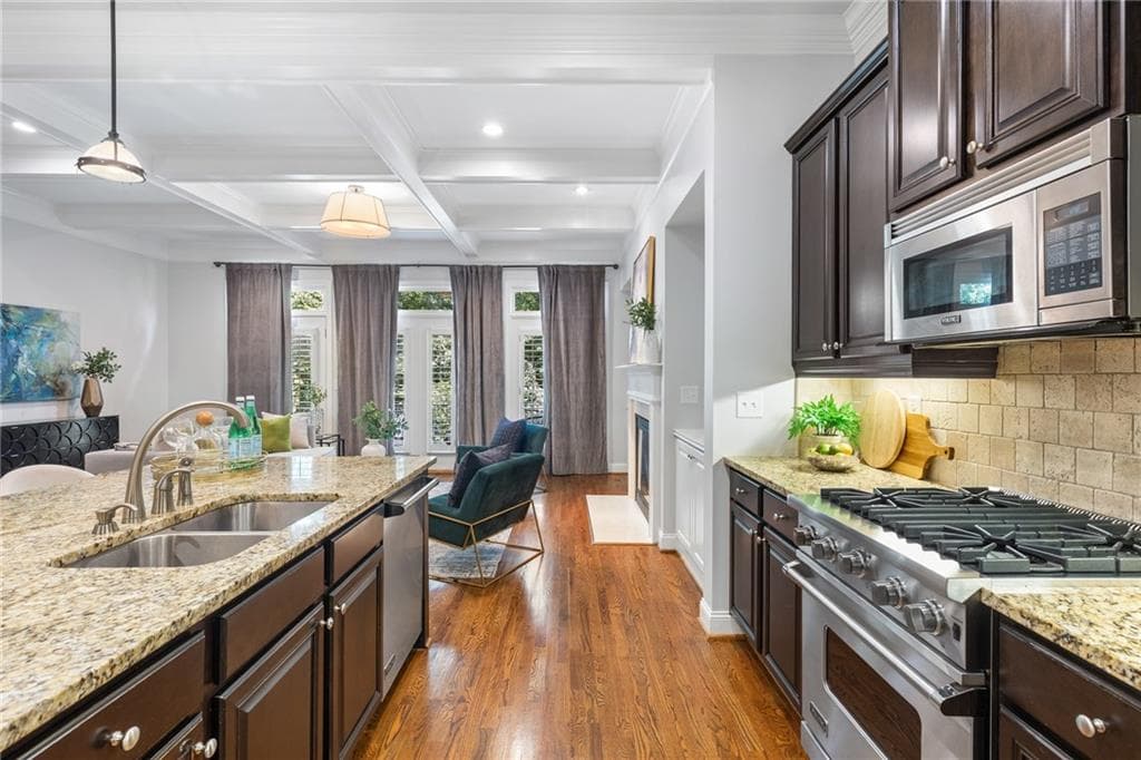 3 bedroom, 4 bathroom, 2,875 sq ft townhouse for sale at 3671 Manor Brook Terrace, Atlanta, GA 30319 — photo 9
