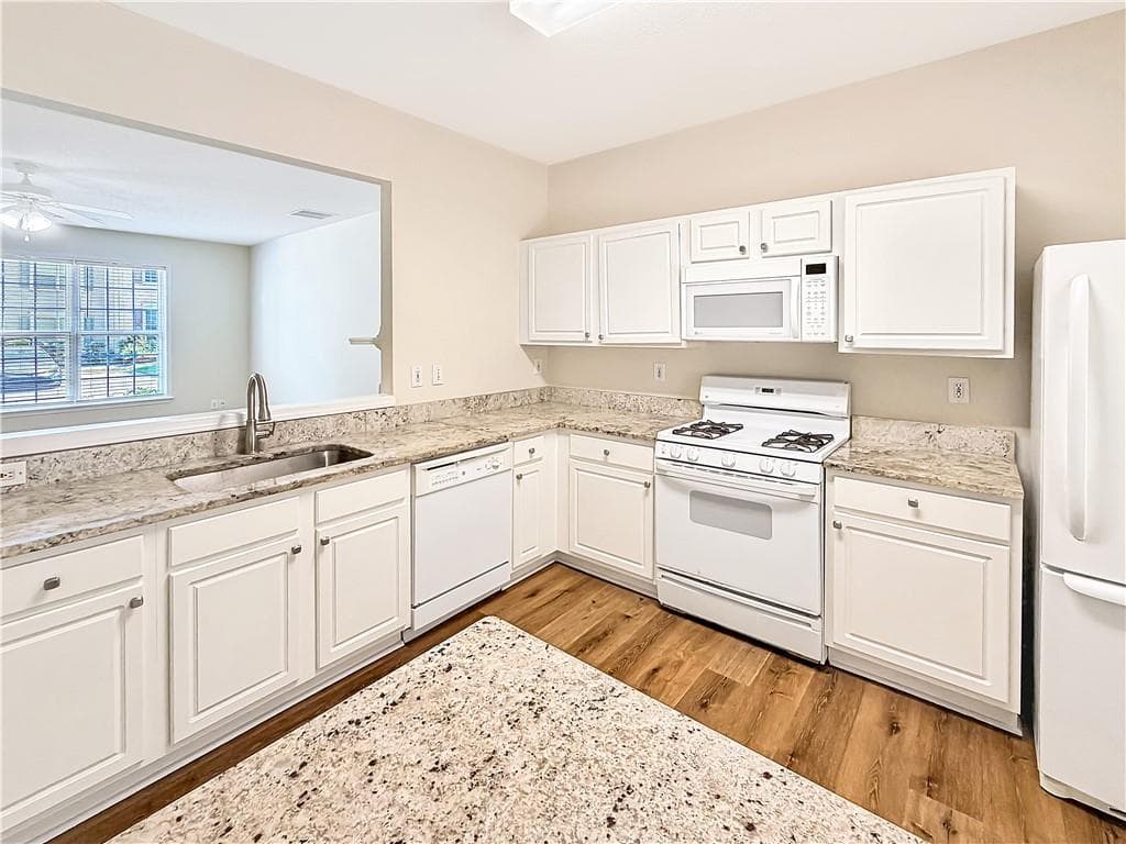 3 bedroom, 3 bathroom, 1,378 sq ft townhouse for rent at 4085 Howell Park Road, Duluth, GA 30096 for $2,000 a month — photo 6