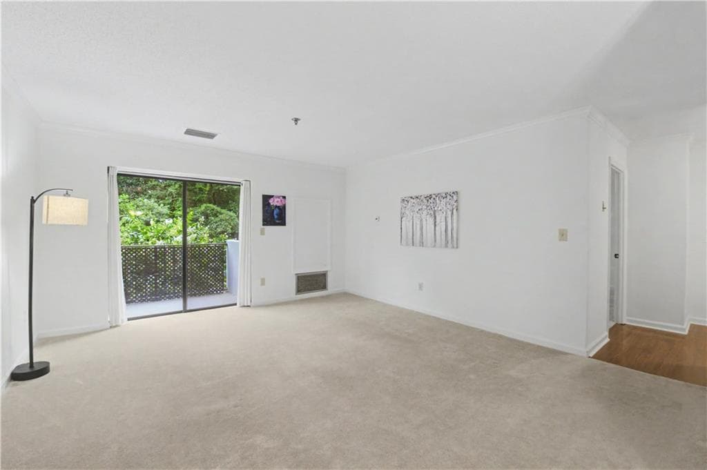2 bedroom, 2 bathroom, 1,070 sq ft condominium for sale at 300 Johnson Ferry Road A207, Sandy Springs, GA 30328 — photo 4