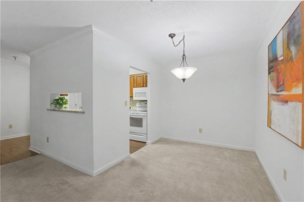 2 bedroom, 2 bathroom, 1,070 sq ft condominium for sale at 300 Johnson Ferry Road A207, Sandy Springs, GA 30328 — photo 7