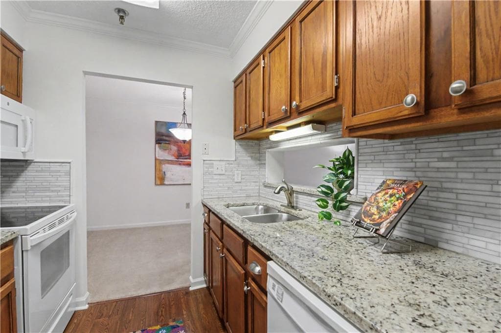 2 bedroom, 2 bathroom, 1,070 sq ft condominium for sale at 300 Johnson Ferry Road A207, Sandy Springs, GA 30328 — photo 10