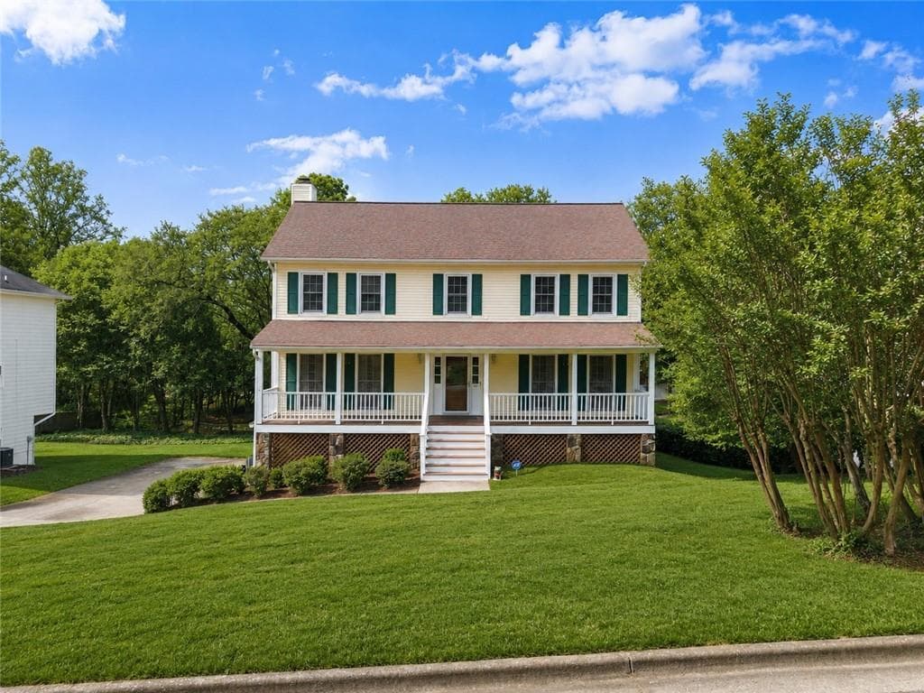 4 bedroom, 3 bathroom, 2,690 sq ft single family residence for sale at 2080 Furlong Run, Lawrenceville, GA 30043 — photo 2