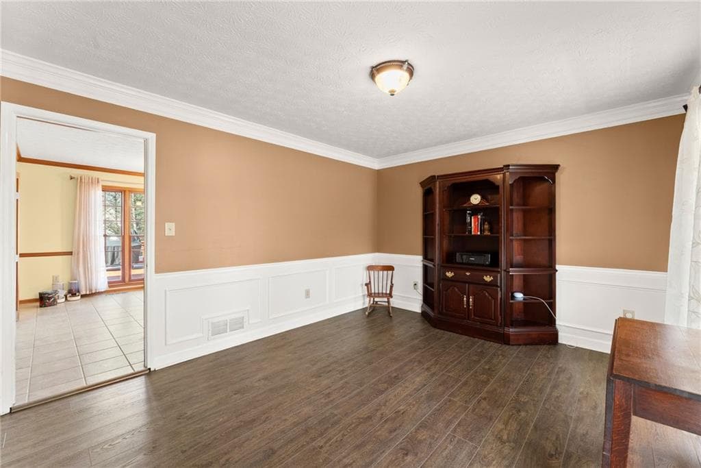 4 bedroom, 3 bathroom, 2,690 sq ft single family residence for sale at 2080 Furlong Run, Lawrenceville, GA 30043 — photo 8