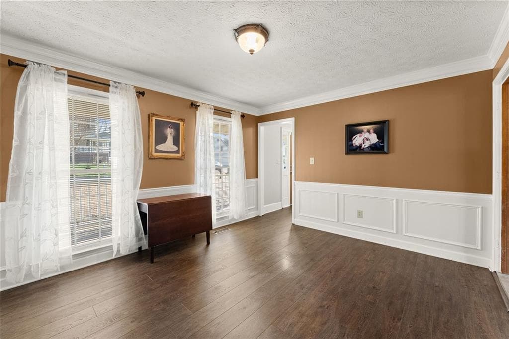 4 bedroom, 3 bathroom, 2,690 sq ft single family residence for sale at 2080 Furlong Run, Lawrenceville, GA 30043 — photo 9