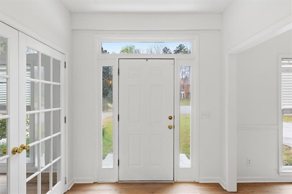 5 bedroom, 5 bathroom, 4,118 sq ft single family residence for sale at 3560 Rosewicke Drive, Cumming, GA 30040 — photo 2