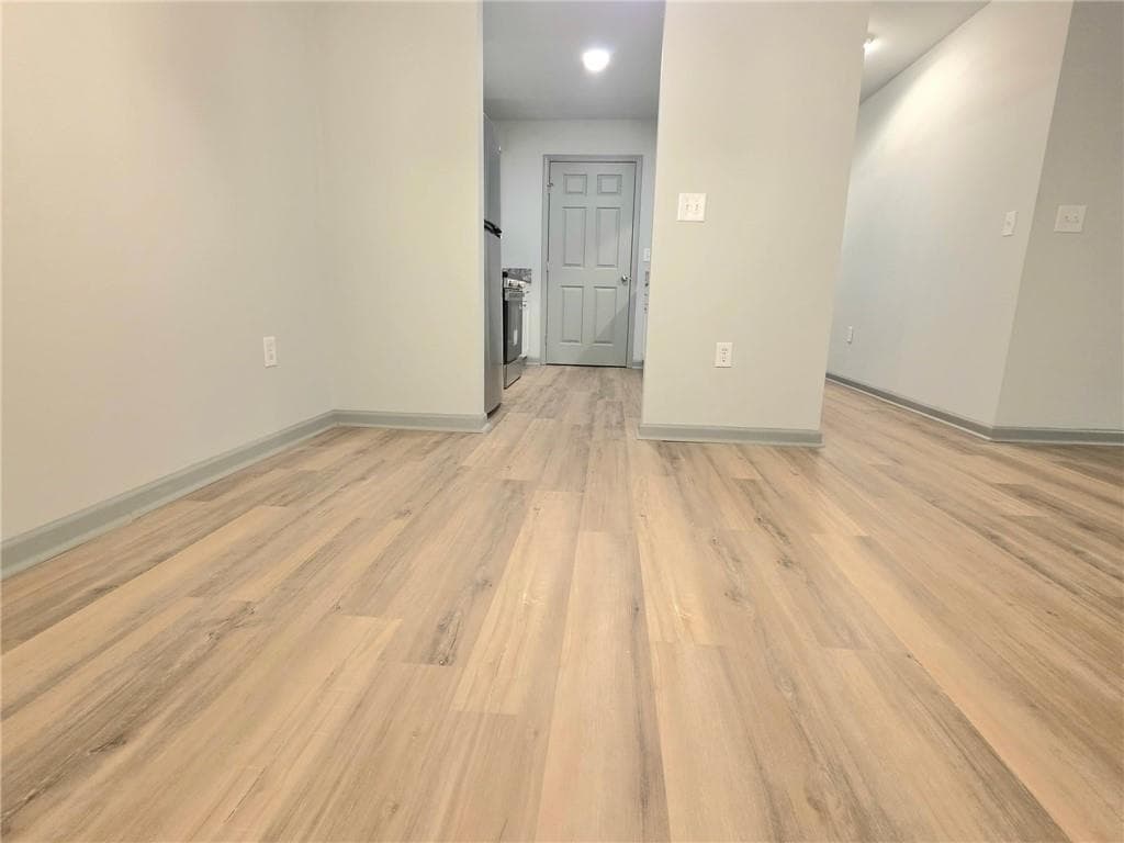 3 bedroom, 2 bathroom, 1,292 sq ft condominium for sale at 3103 Fairington Village Drive, Lithonia, GA 30038 — photo 7
