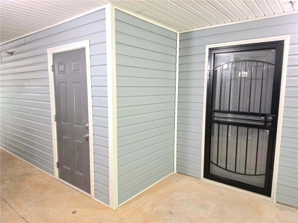 3 bedroom, 2 bathroom, 1,292 sq ft condominium for sale at 3103 Fairington Village Drive, Lithonia, GA 30038 — photo 3