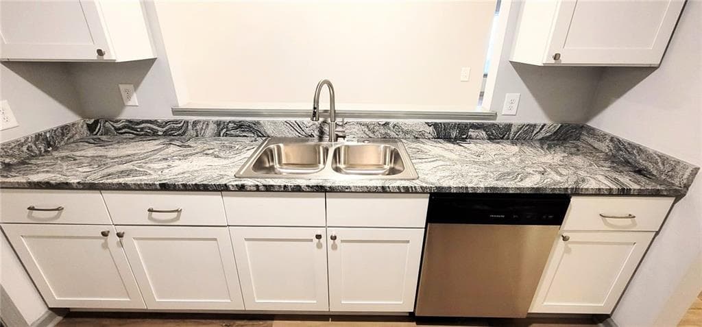 3 bedroom, 2 bathroom, 1,292 sq ft condominium for sale at 3103 Fairington Village Drive, Lithonia, GA 30038 — photo 8