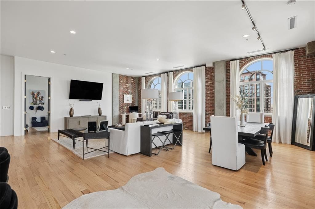 2 bedroom, 2 bathroom, 2,487 sq ft condominium for sale at 3180 Mathieson Drive 1403, Atlanta, GA 30305 — photo 8