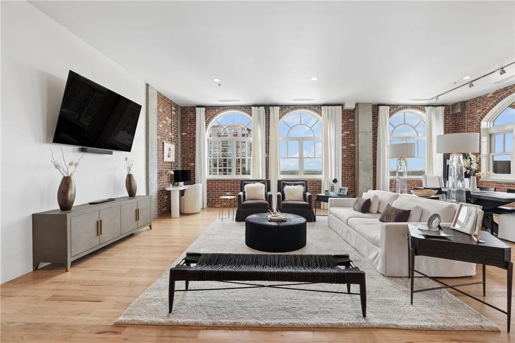 2 bedroom, 2 bathroom, 2,487 sq ft condominium for sale at 3180 Mathieson Drive 1403, Atlanta, GA 30305 — photo 7