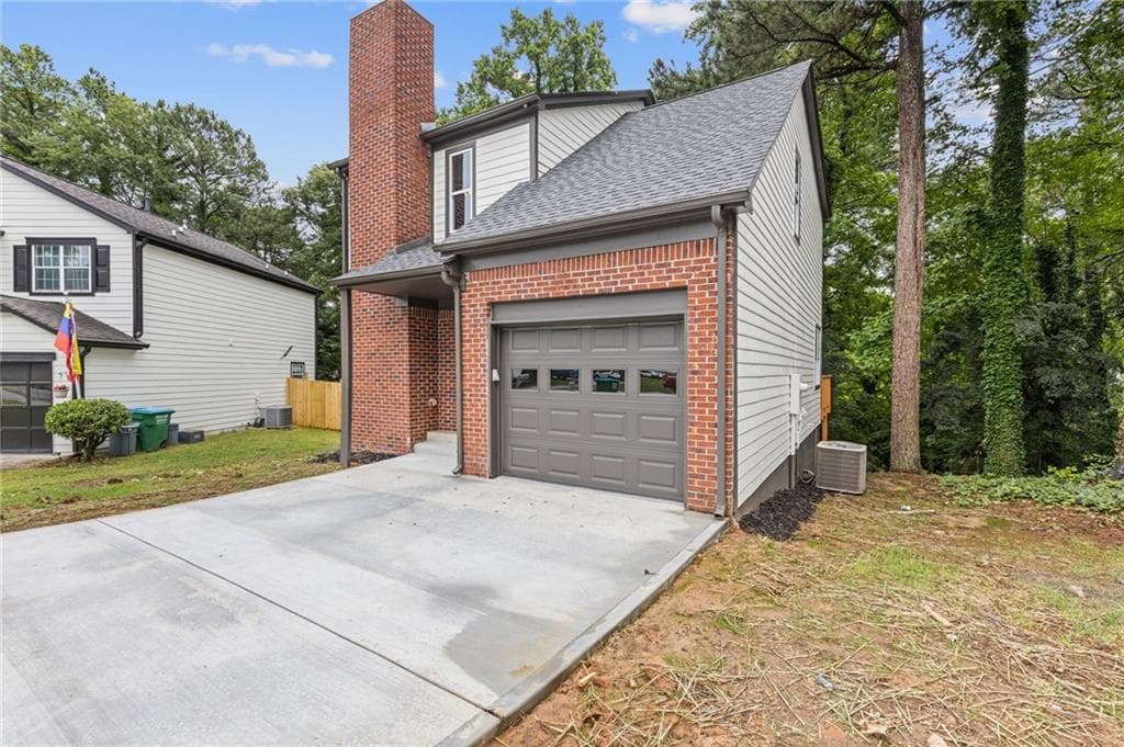 3 bedroom, 3 bathroom, 1,440 sq ft single family residence for rent at 1111 Pin Oak Drive, Tucker, GA 30084 for $2,395 a month — photo 2