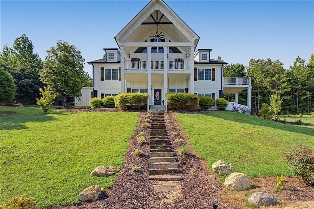 5 bedroom, 3 bathroom, 5,000 sq ft single family residence under contract at 250 Crowe Springs Road, Cartersville, GA 30121 — photo 2